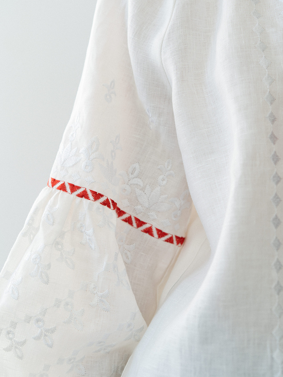 Linen blouse with red and white embroidery Elin [0]