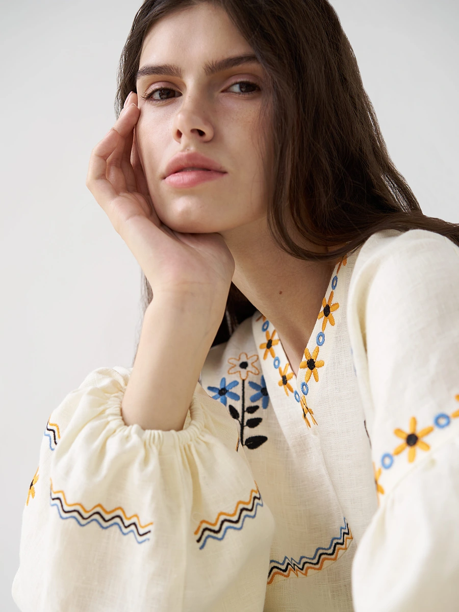Women's embroidery shirt with floral Obriy Red — Creamy