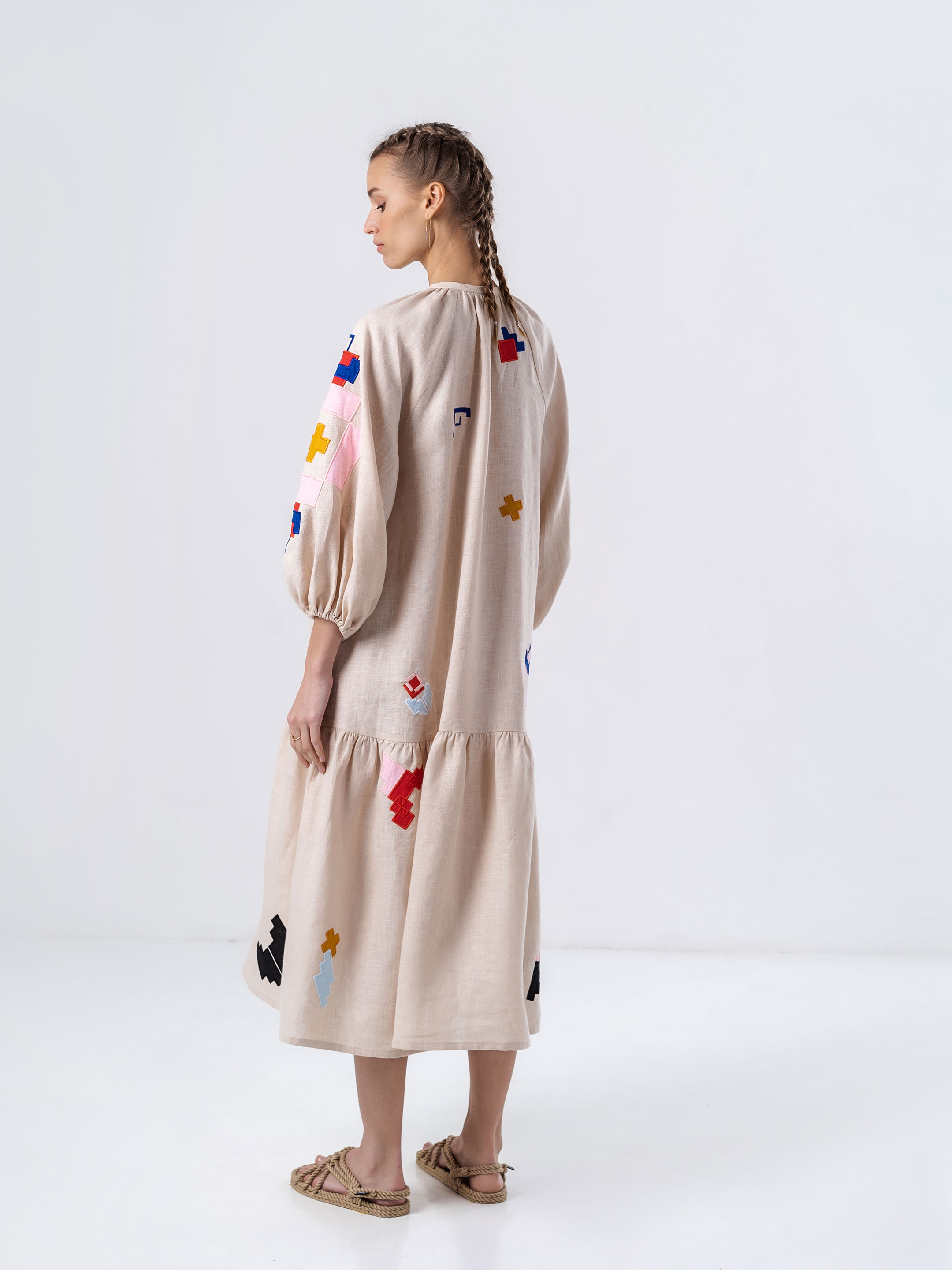 Light linen dress with applique Eva sizes