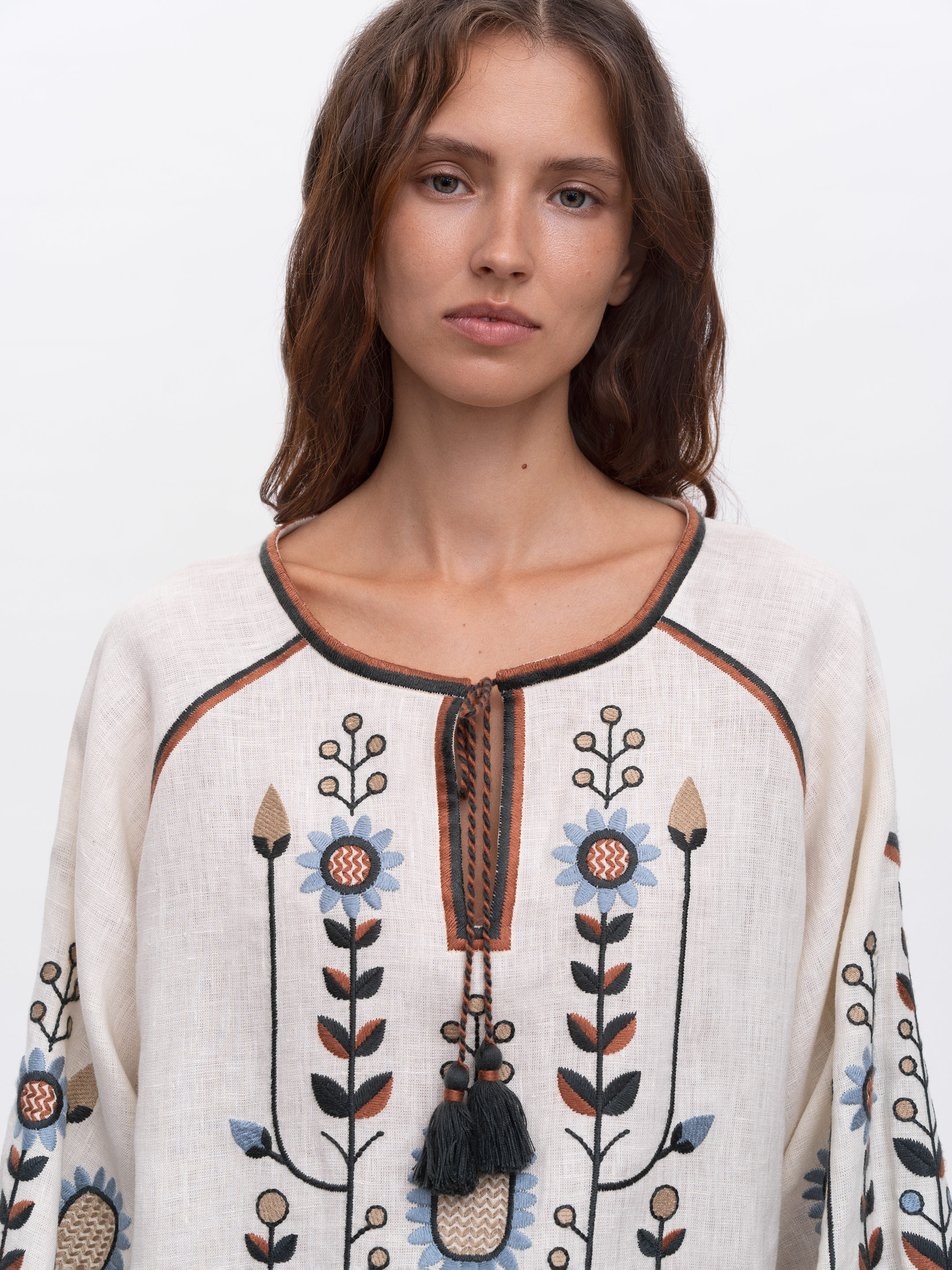 Embroidered shirt with floral ornament Lito cheap