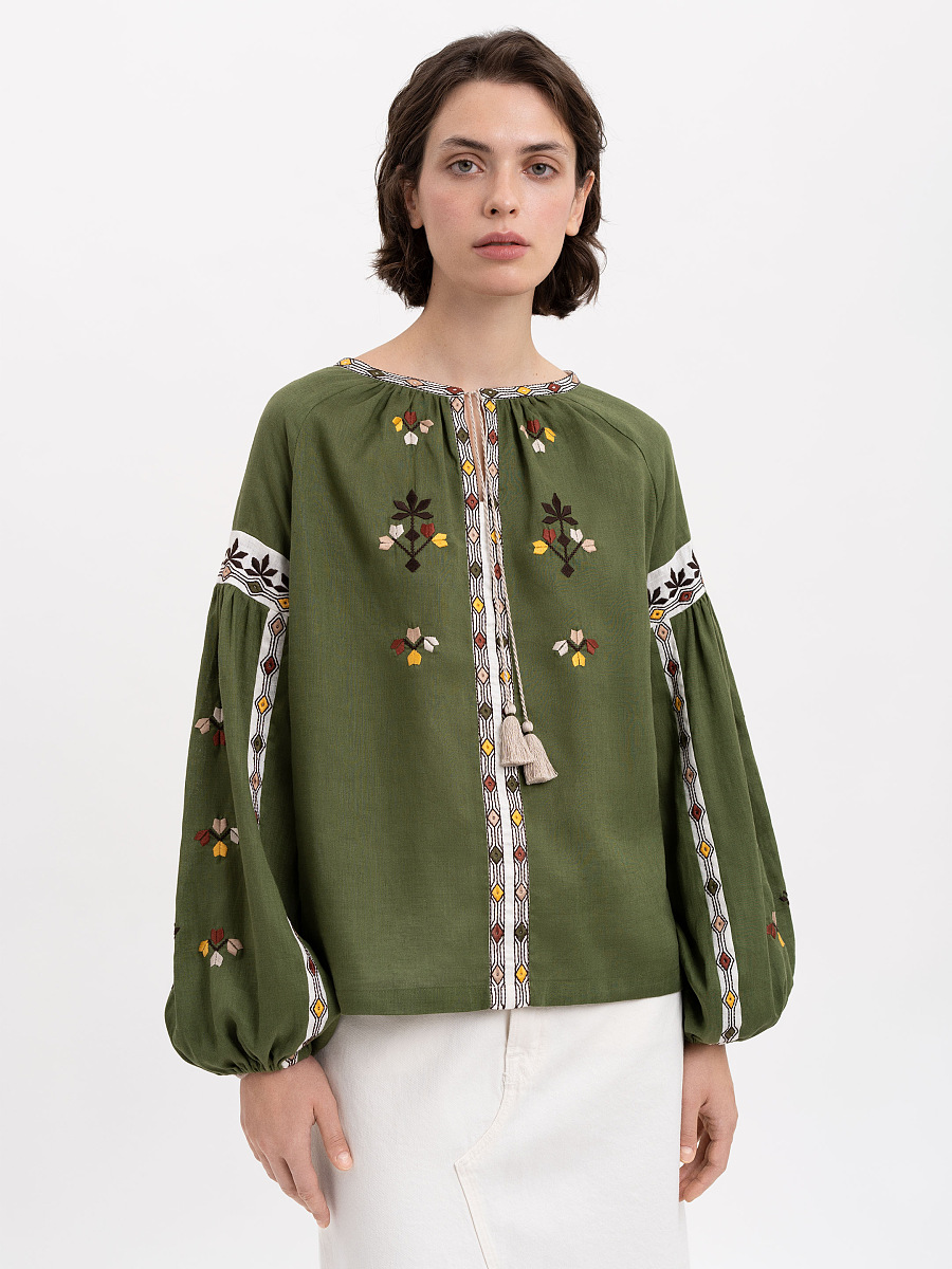 Embroidered shirt with floral ornaments Kashtan [0]