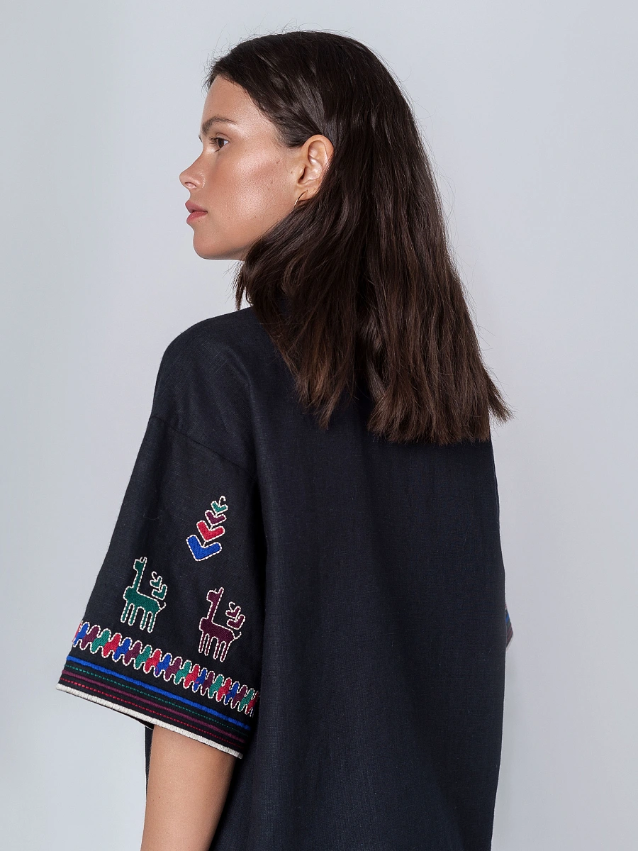Linen shirt with short sleeves and embroidery Konyk — Black