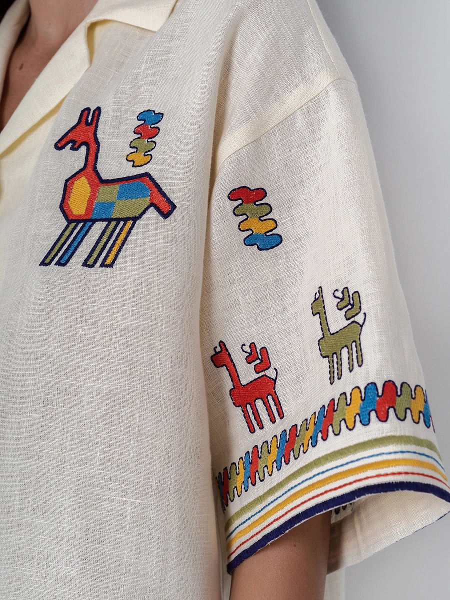Linen shirt with short sleeves and embroidery Konyk dark — Creamy