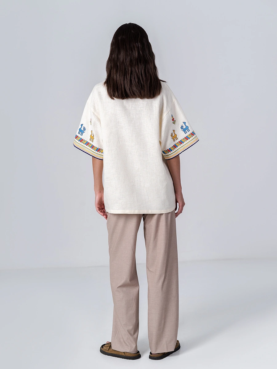 Linen shirt with short sleeves and embroidery Konyk dark — Creamy