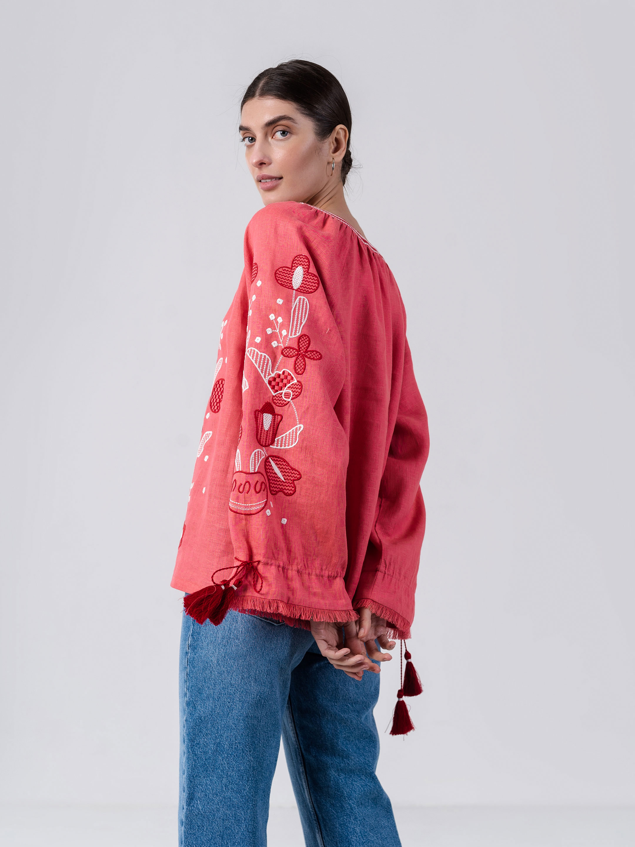 Linen embroidered shirt with floral ornament Pink Harmony photo