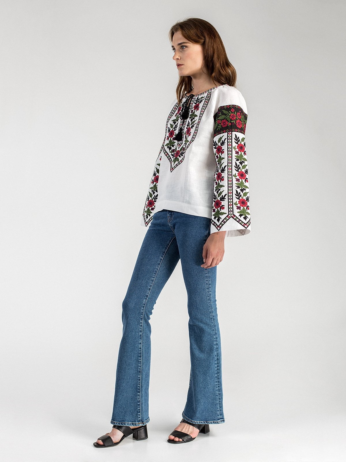 Embroidered women`s shirt Bright 2 photo