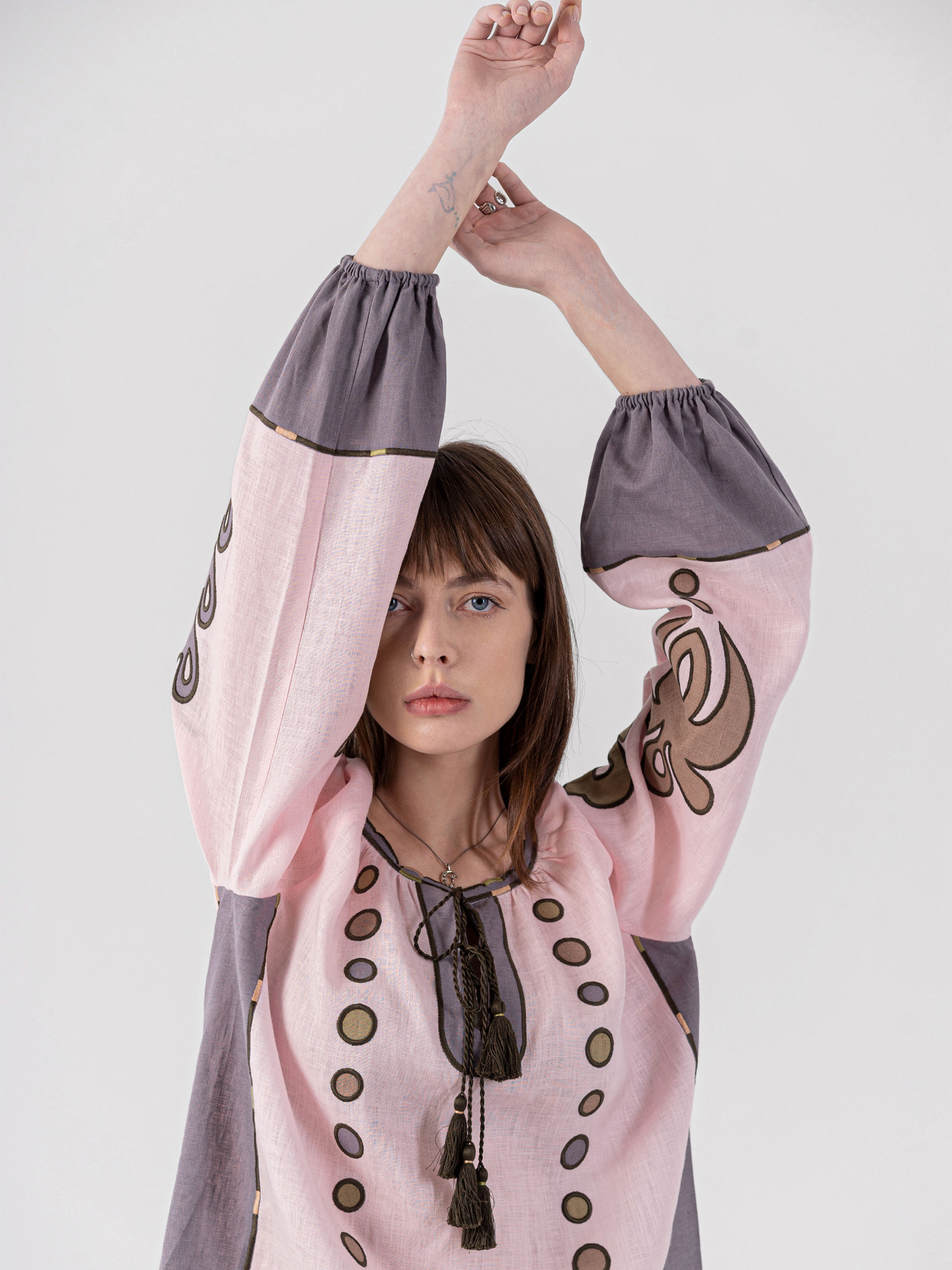 Pale pink linen blouse with applique Meduza cheap
