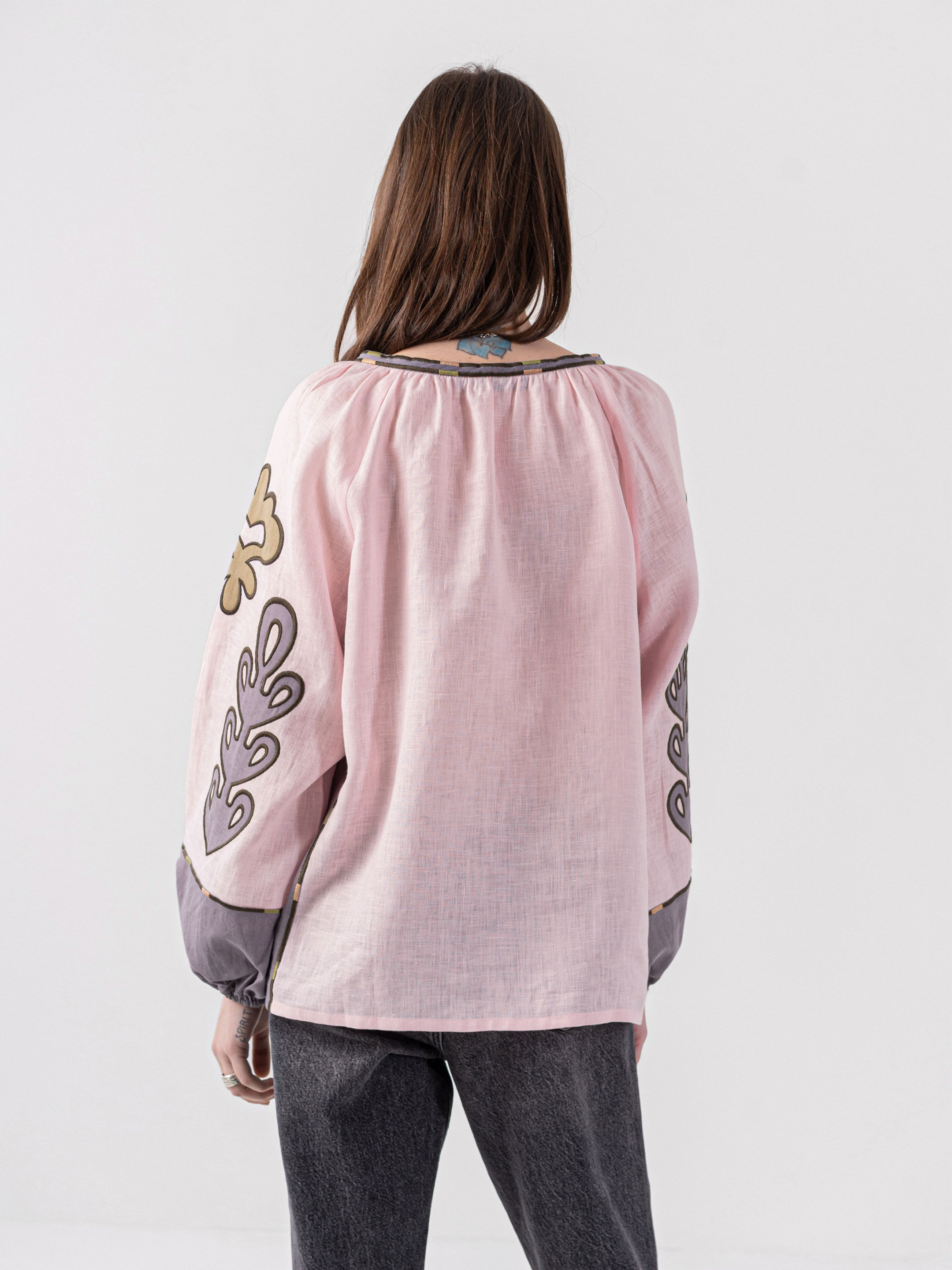 Pale pink linen blouse with applique Meduza photo