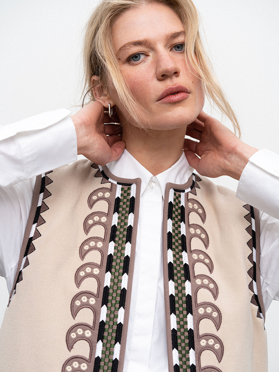 Vest with embroidery and appliqué Folk [0]