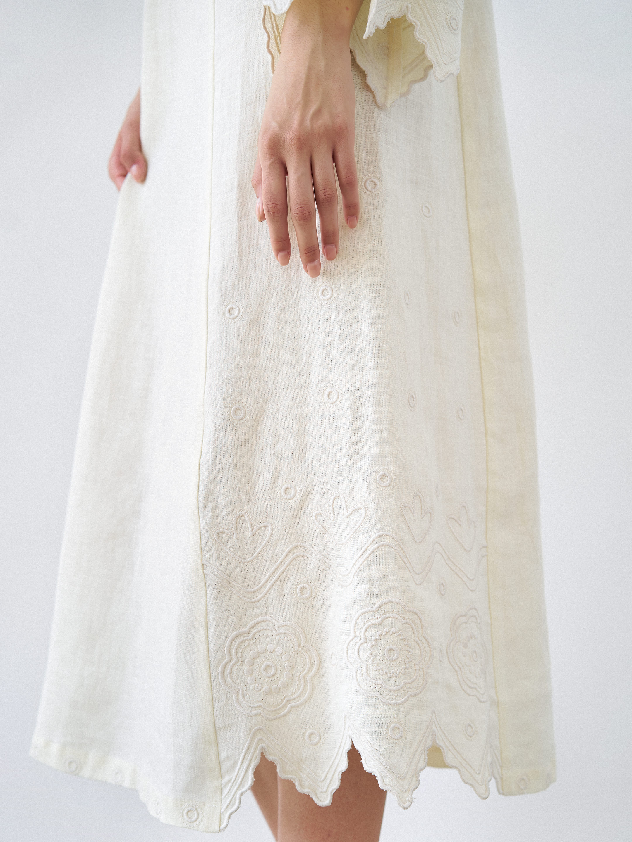 Beige linen dress with embroidery Nizhnist photo
