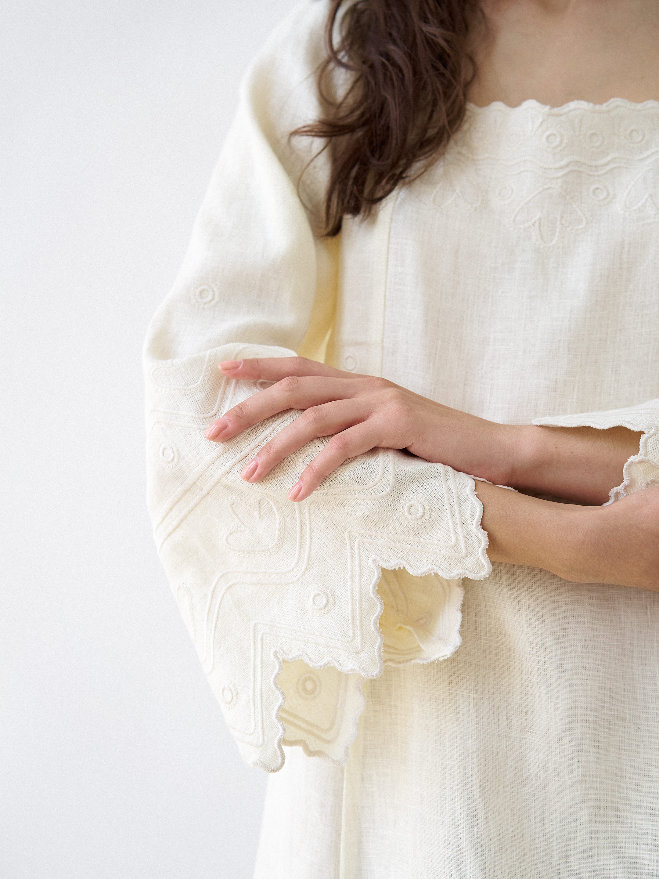 Beige linen dress with embroidery Nizhnist choose
