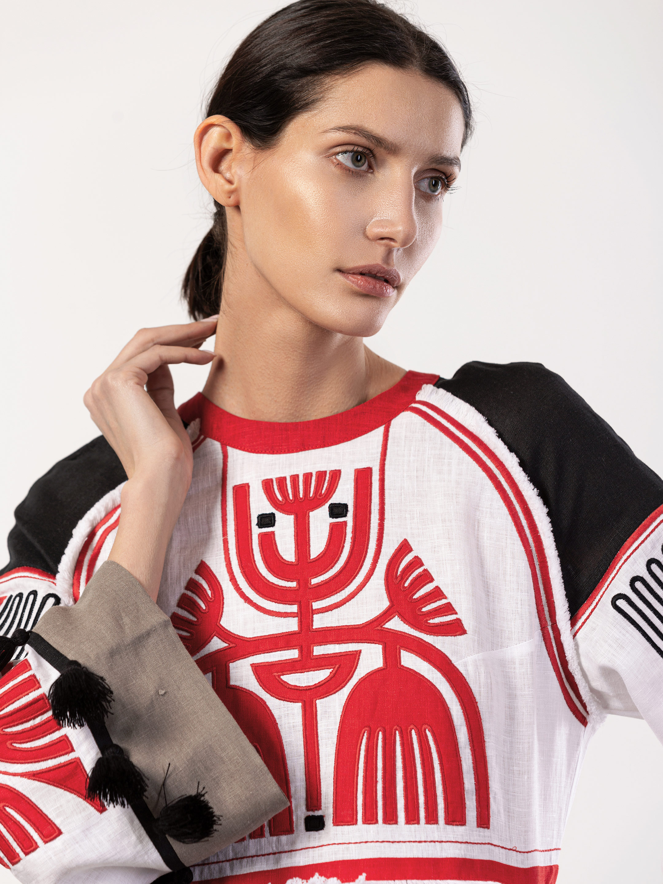 Linen dress with applique Icon Red choose