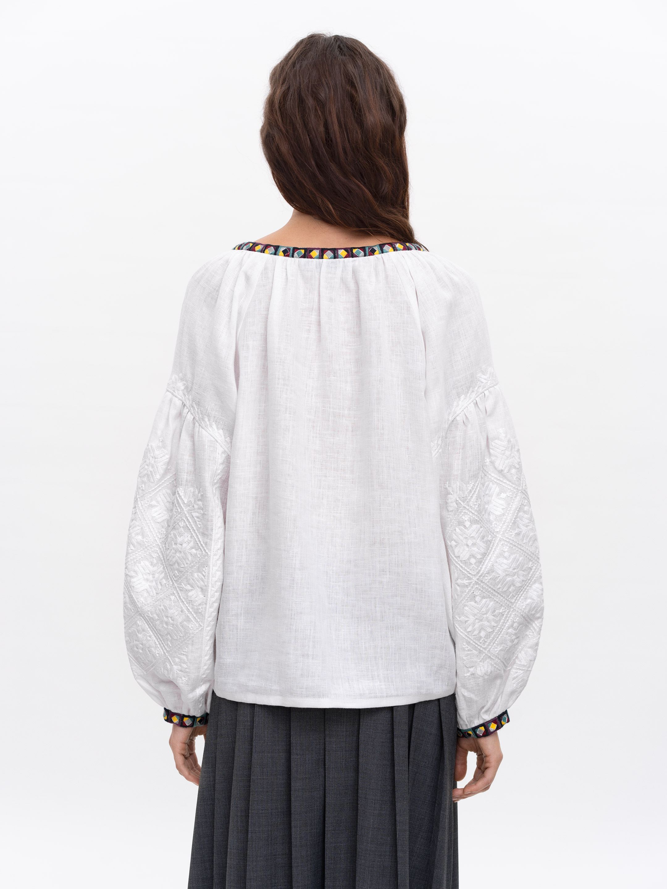 White embroidered shirt Siayvo choose