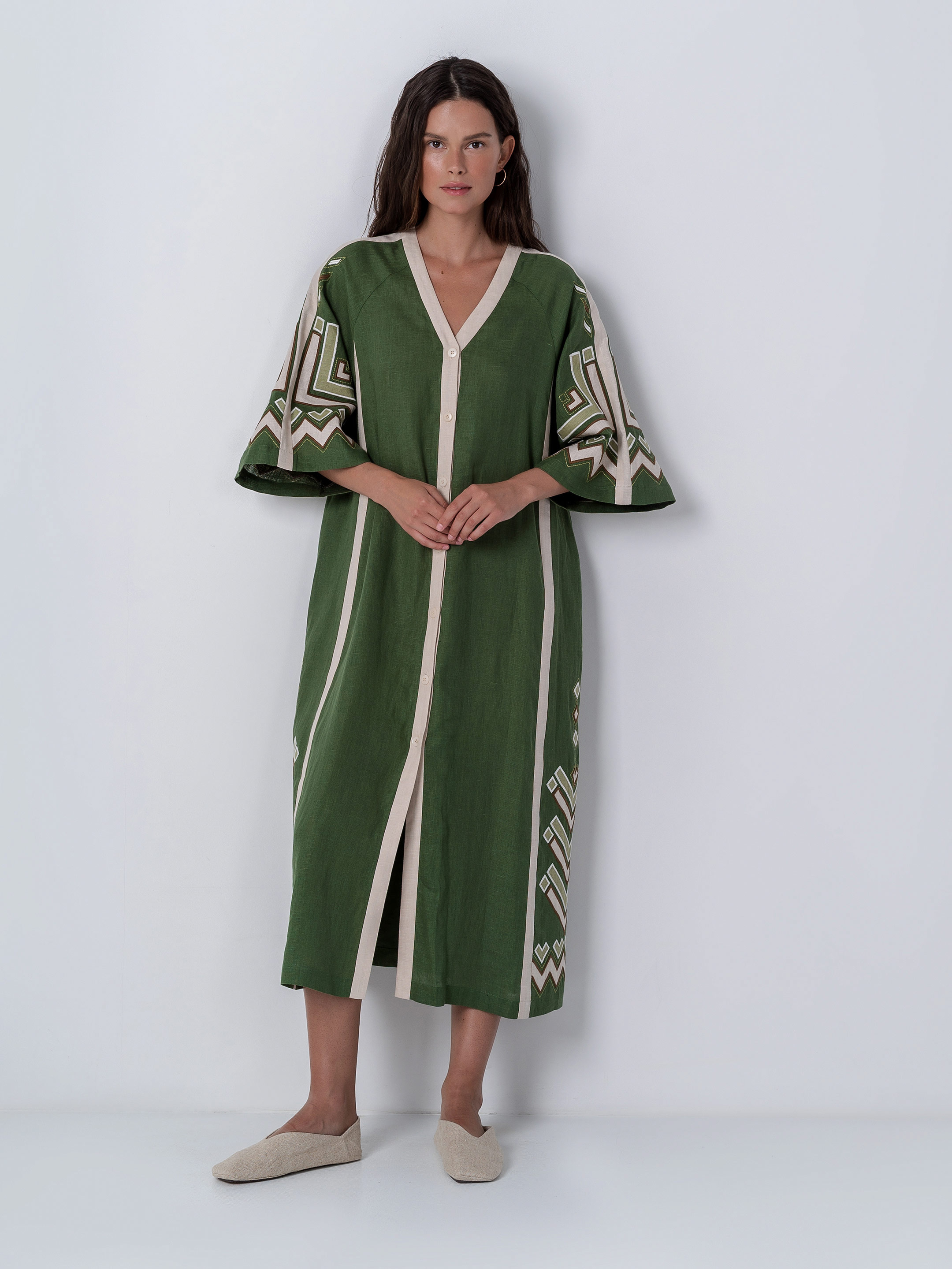 Green dress with short sleeve Symwol photo