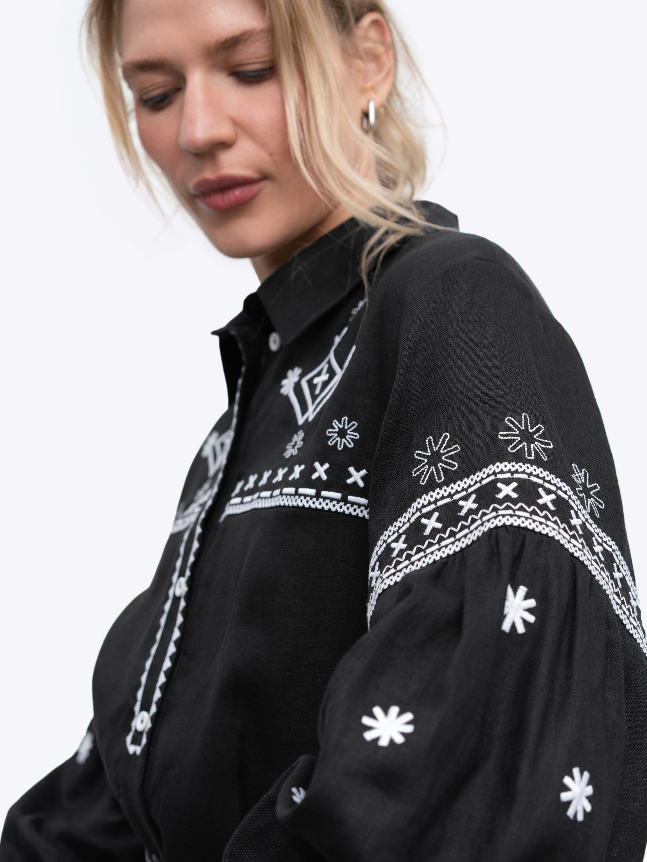 Black linen shirt with embroidery Bloom Black ціна