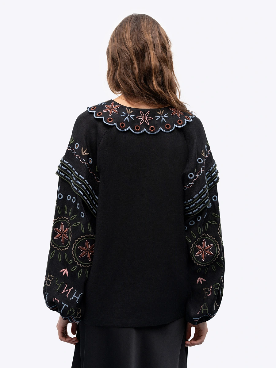 Embroidered beige linen shirt with a collar Bandura — Black