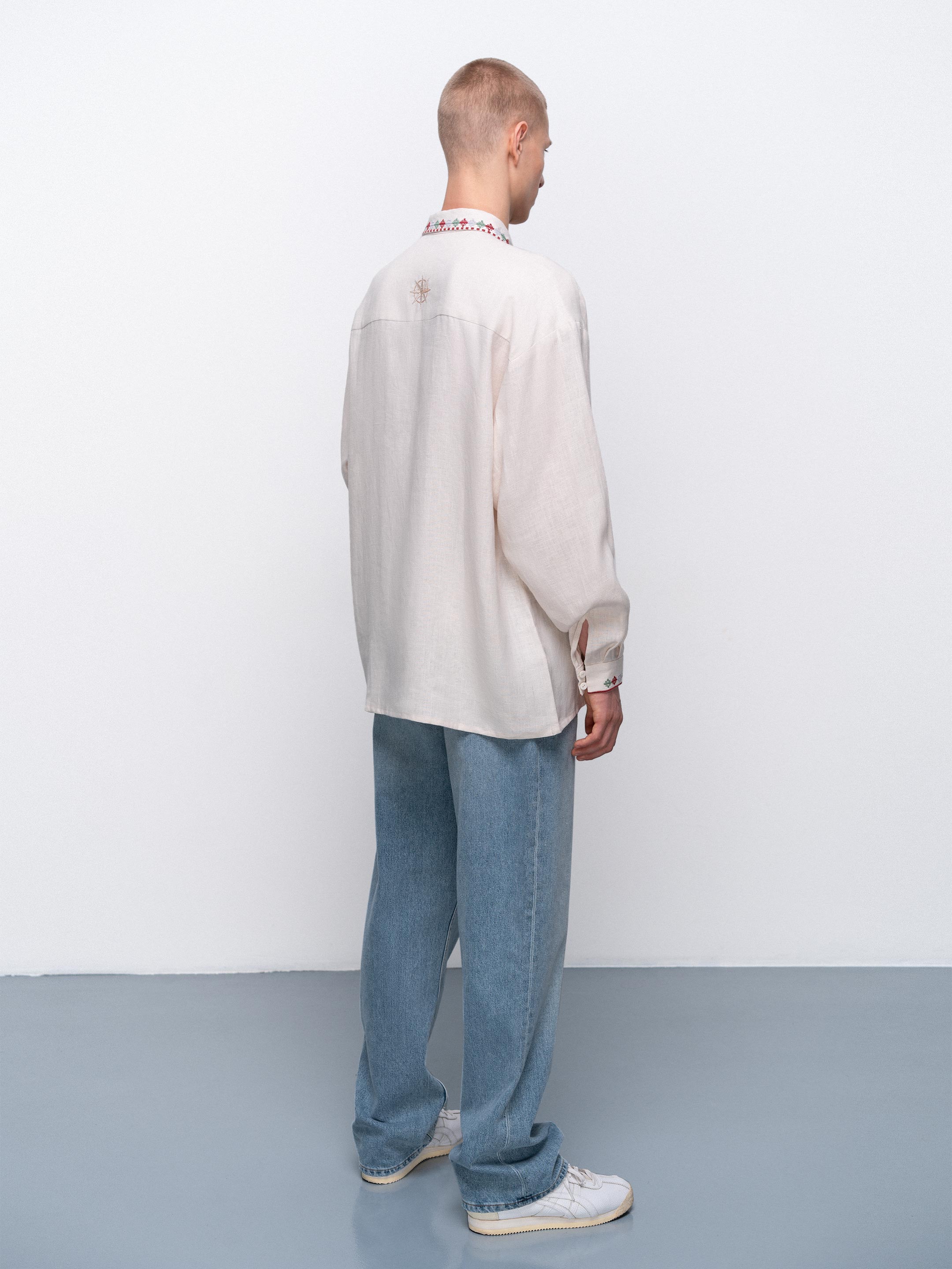 Men's embroidered shirt dedicated to the east Apricot photo