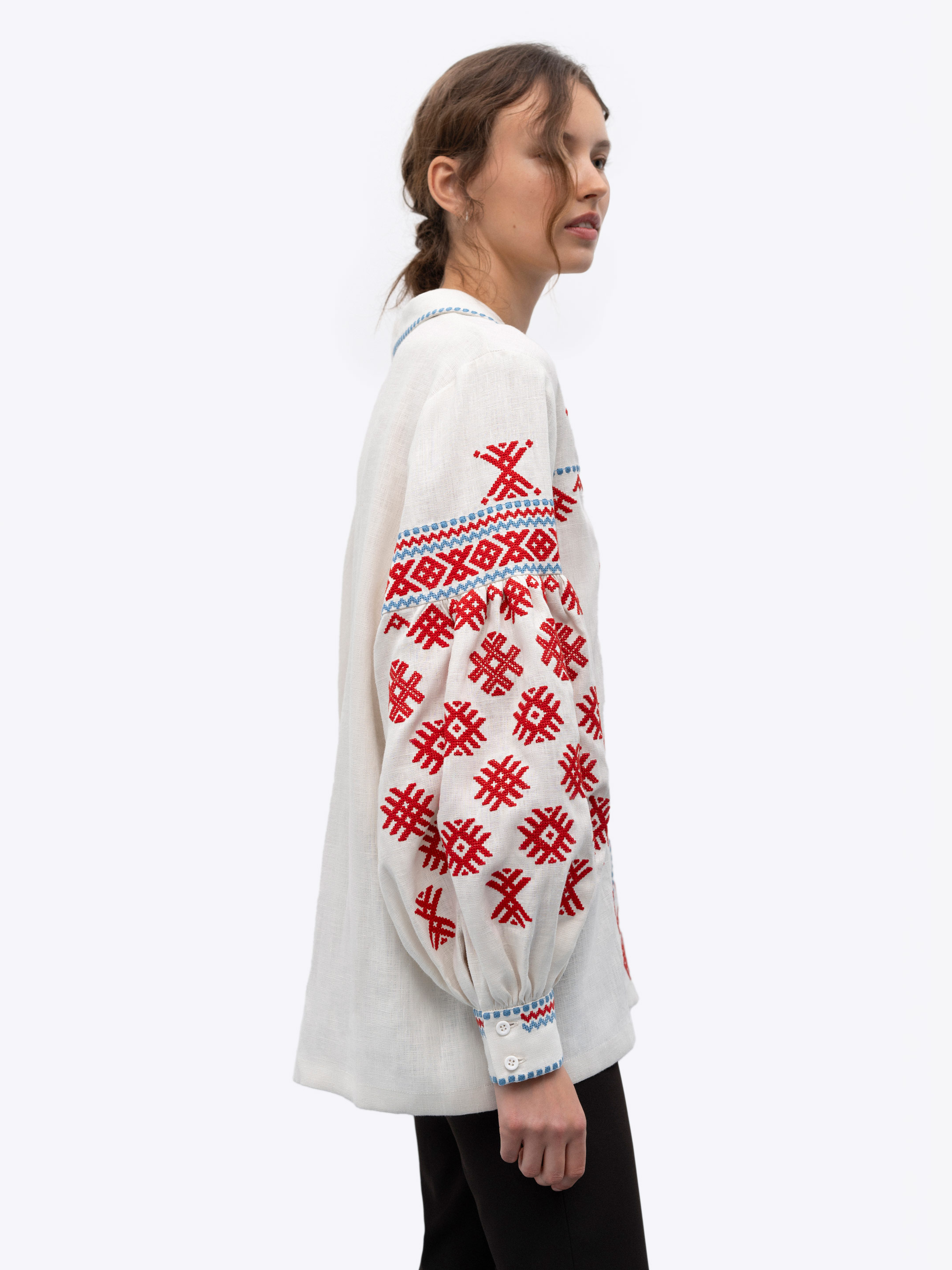 Women's vyshyvanka based on Olga Kosach's ornaments Pchilka fitting
