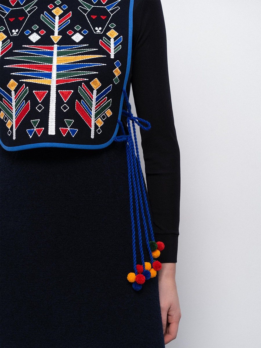 Wool embroidered vest with ties Koza Chorna [0]