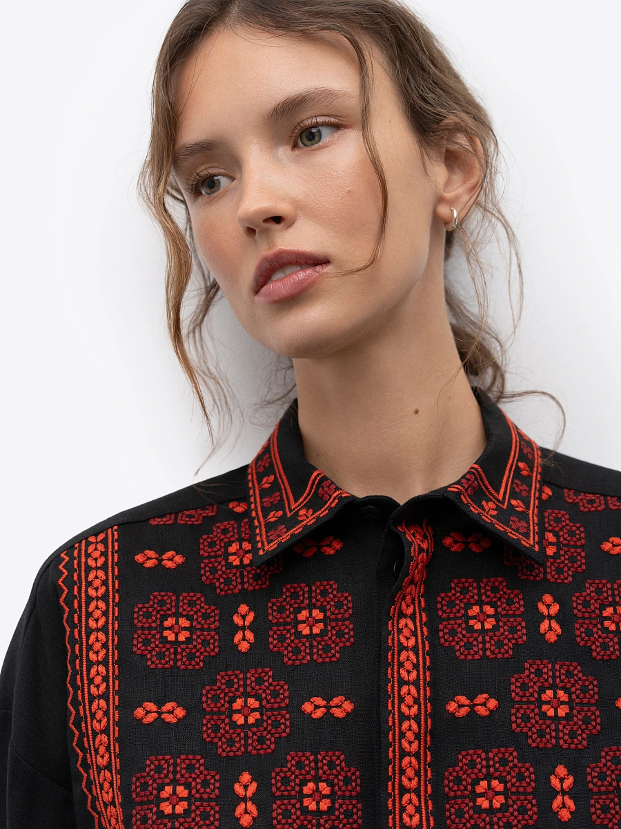 Red linen shirt with an embroidered ornament Nova Khata 1925 — Black