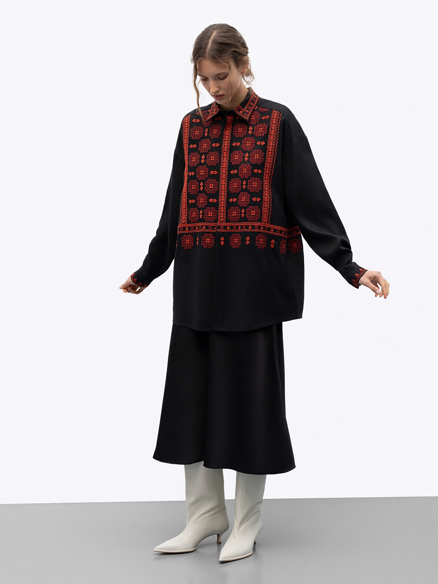Red linen shirt with an embroidered ornament Nova Khata 1925 — Black