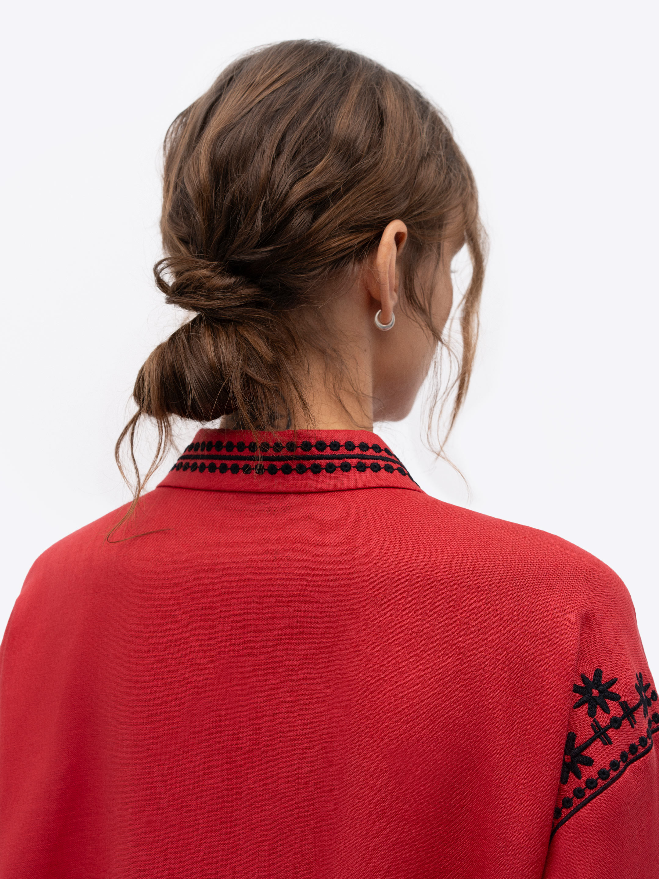 Red linen shirt with an embroidered ornament Nova Khata 1925 fitting