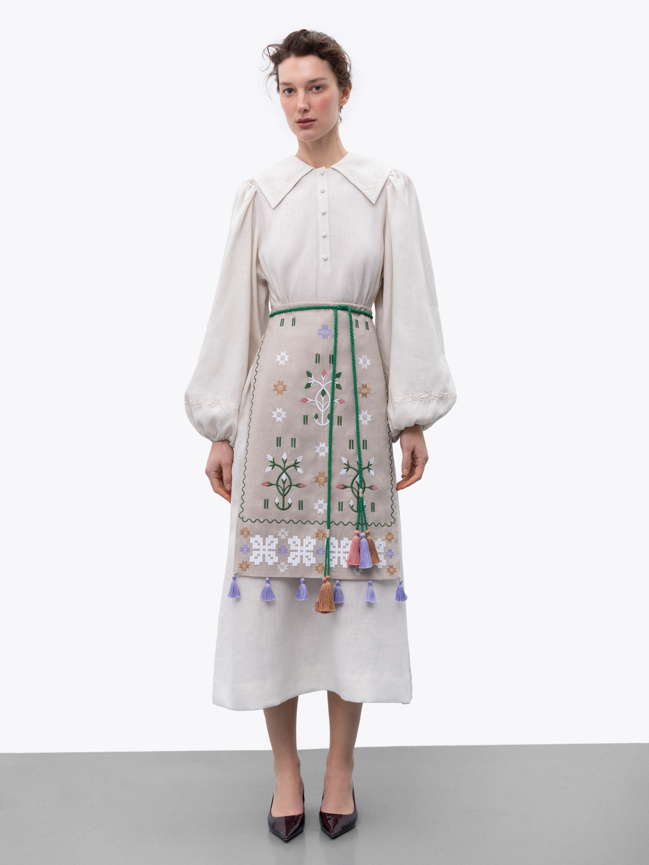 Embroidered linen apron with colored tassels Rozmay Buy