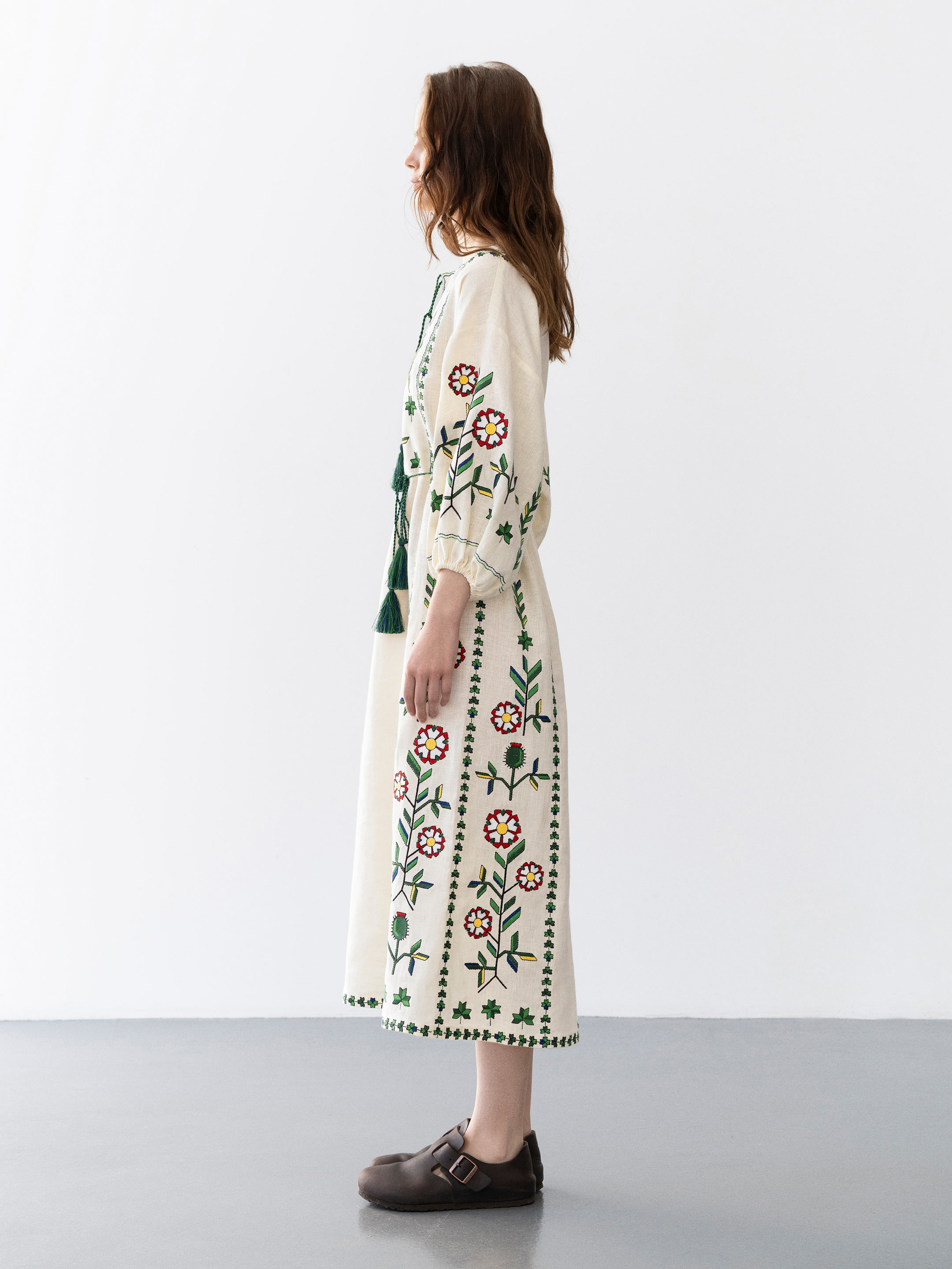 Embroidered dress Great Britain photo