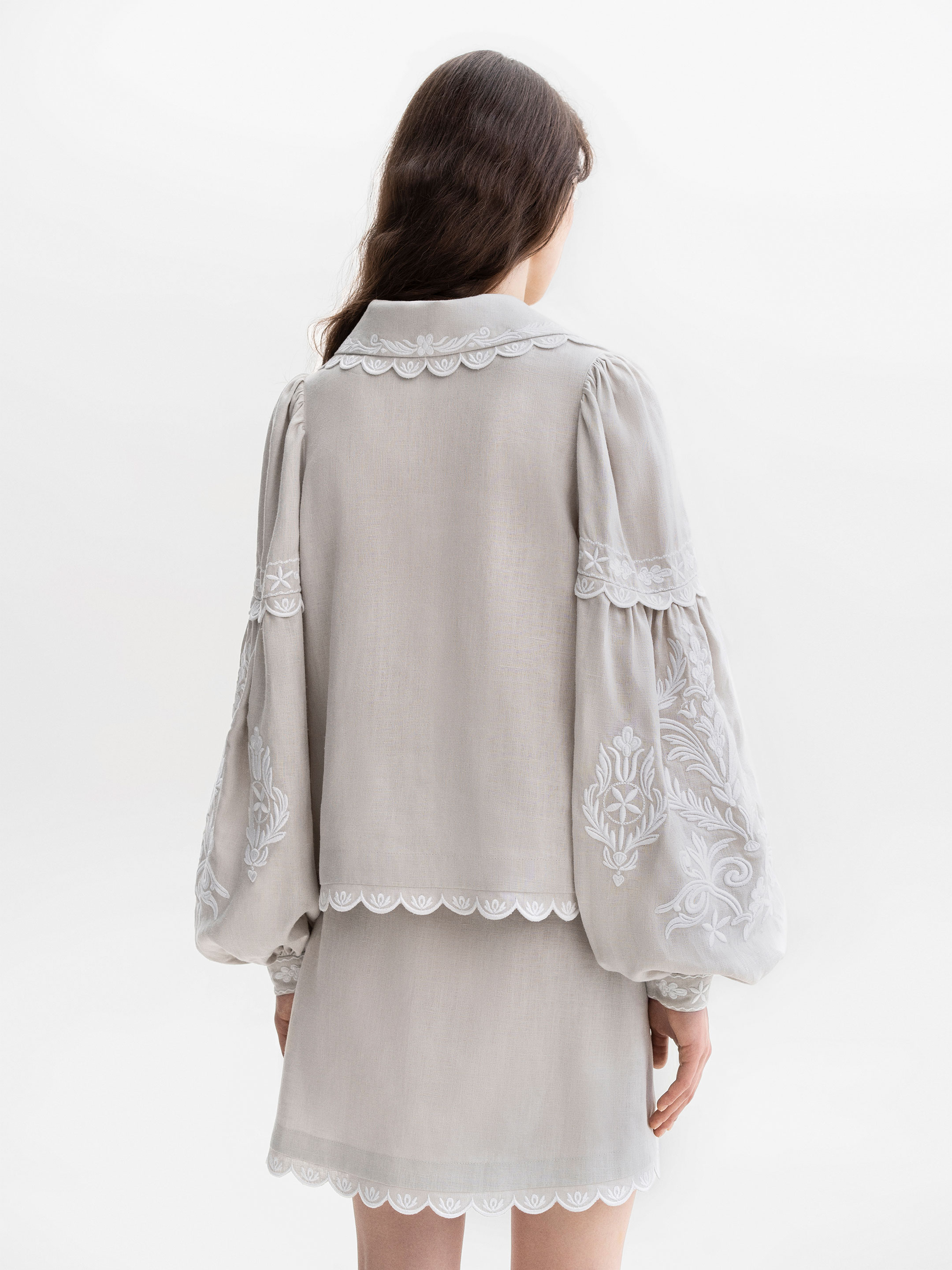 Gray linen blouse with white embroidery Kakhovka ціна