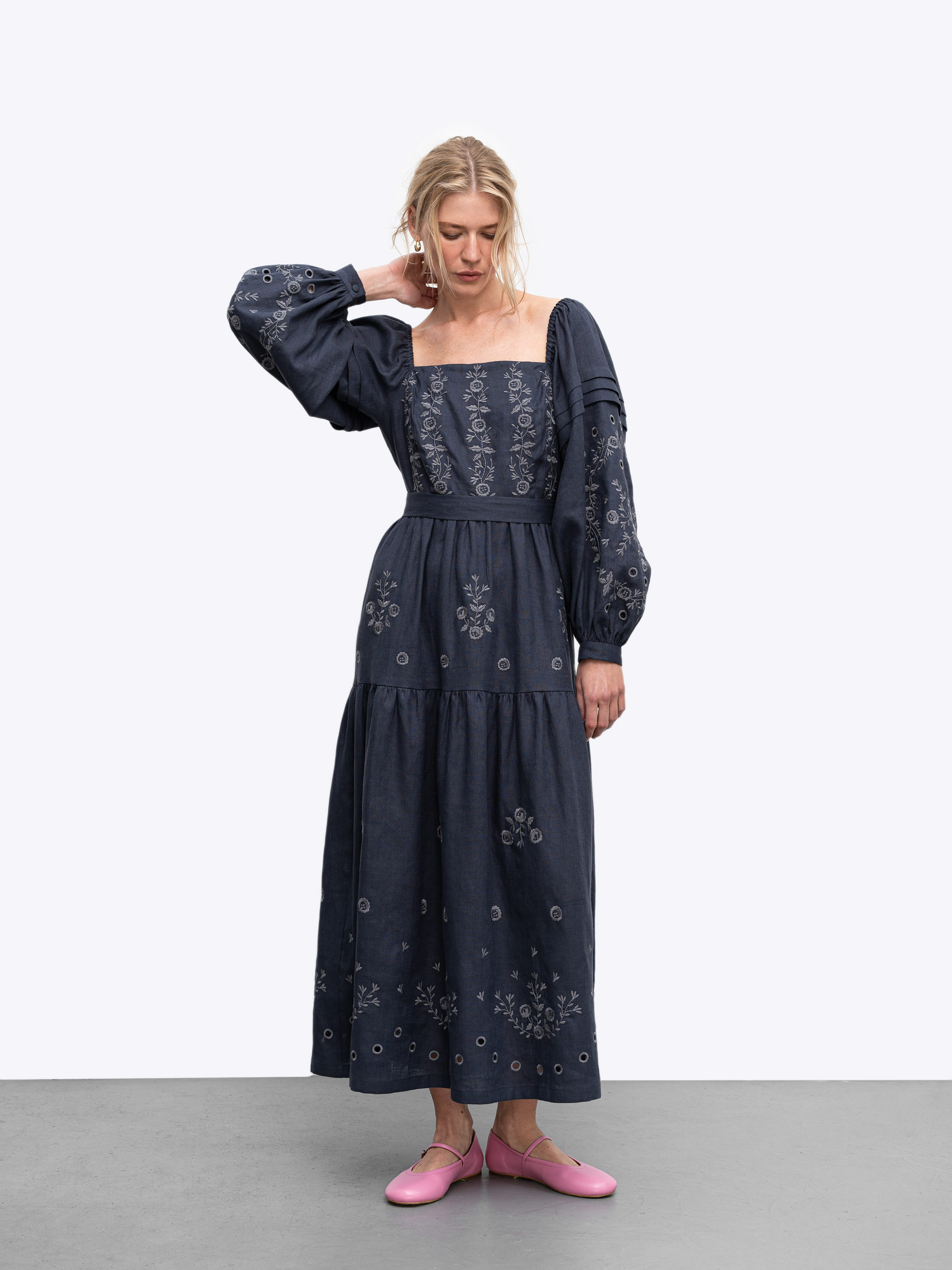 Linen embroidered dress "Myt" temna ціна