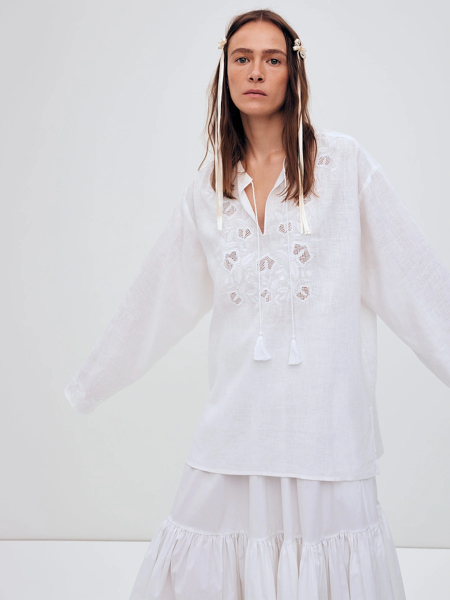 Men's shirt with black embroidery in the tone of "Vavylon XX" — White