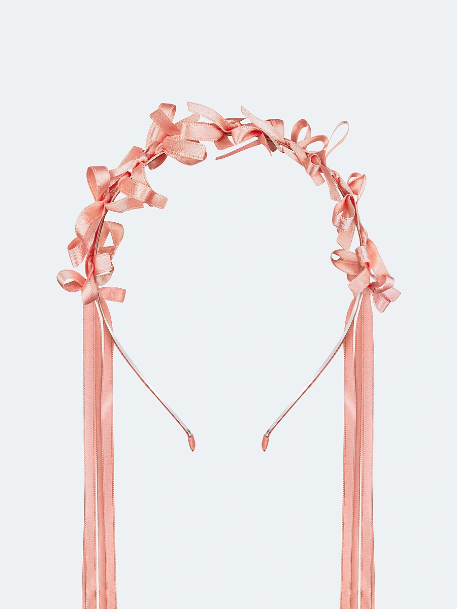 Light summer wreath made of milk-colored satin thread "Lebidka" — Pink