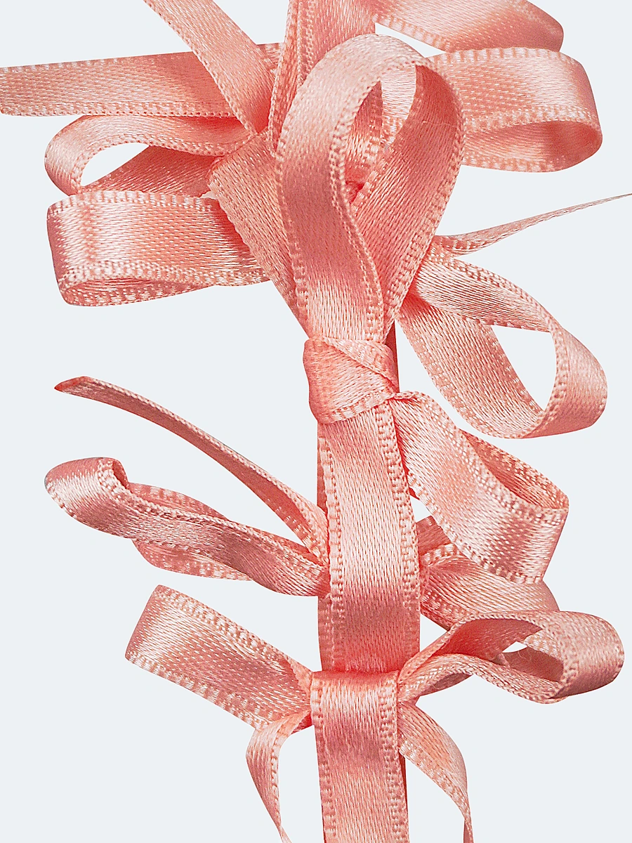 Light summer wreath made of milk-colored satin thread "Lebidka" — Pink