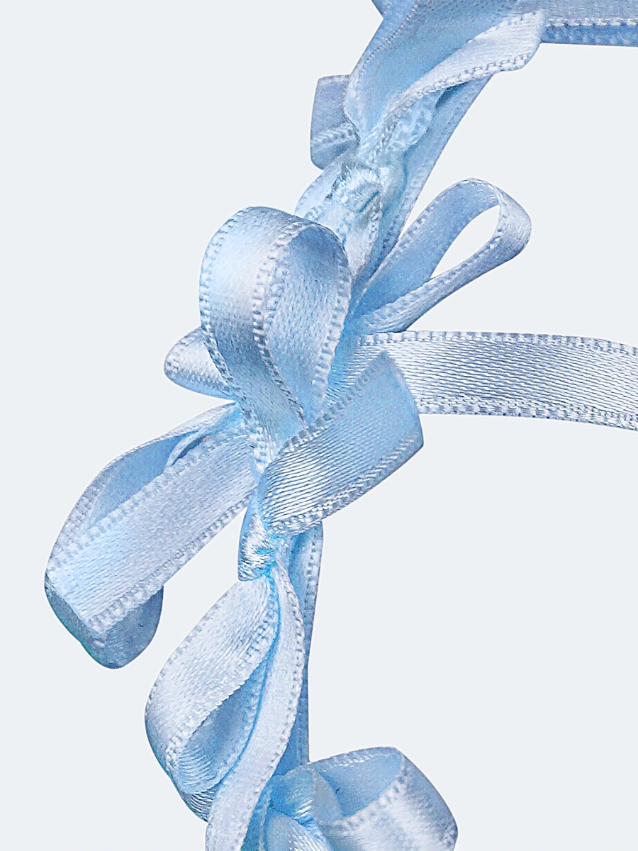 Light summer wreath made of milk-colored satin thread "Lebidka" — Blue