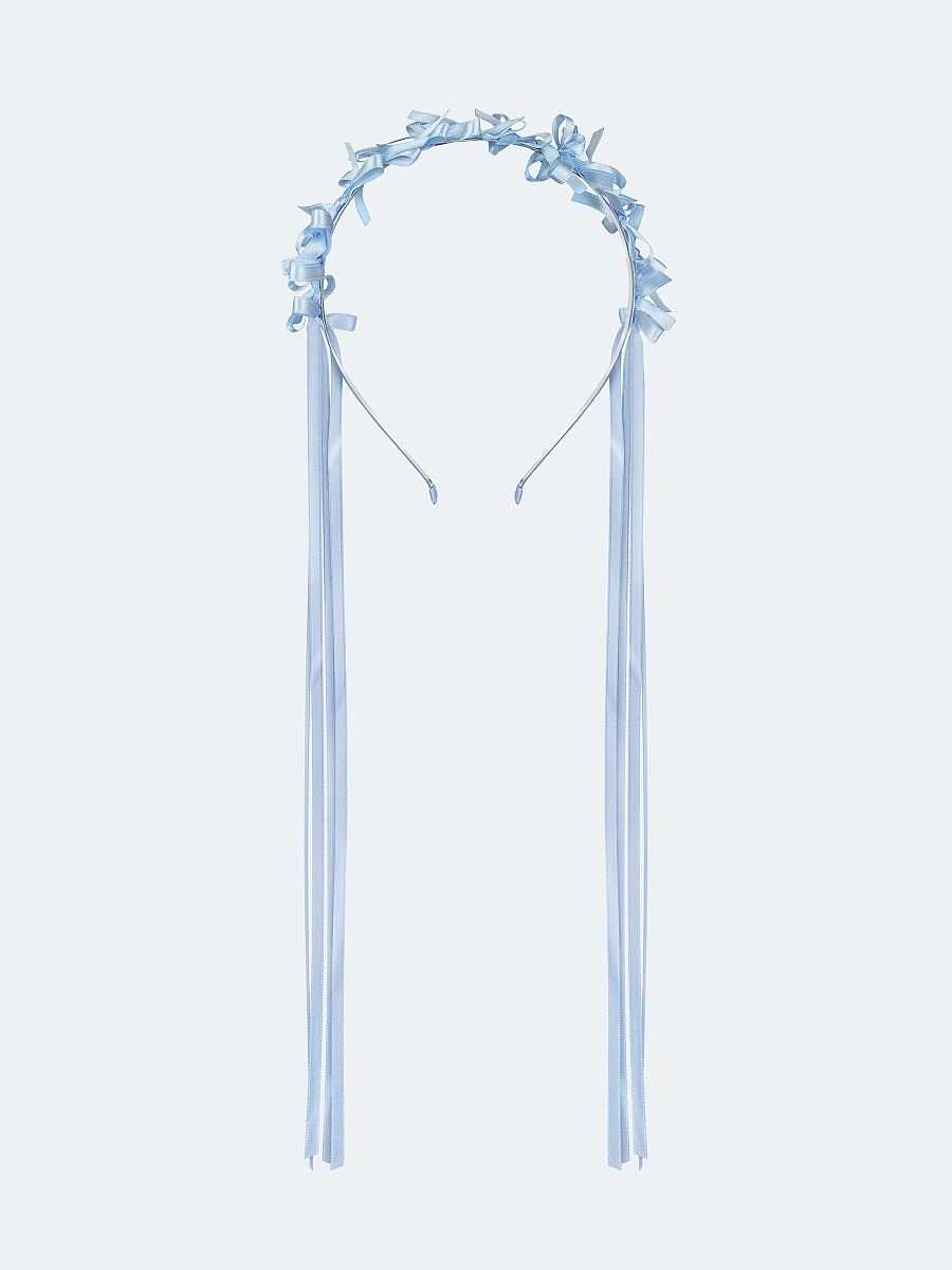 Light summer wreath made of milk-colored satin thread "Lebidka" — Blue