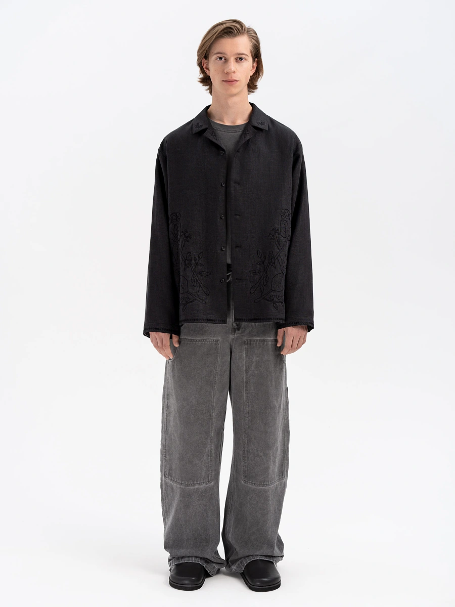 Light shirt with colored embroidery "Hlid" — Black