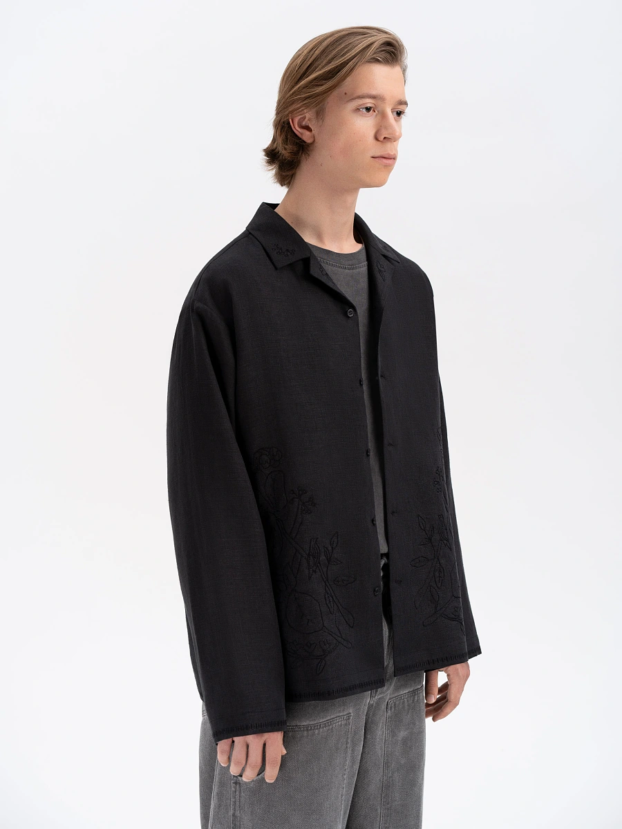 Light shirt with colored embroidery "Hlid" — Black