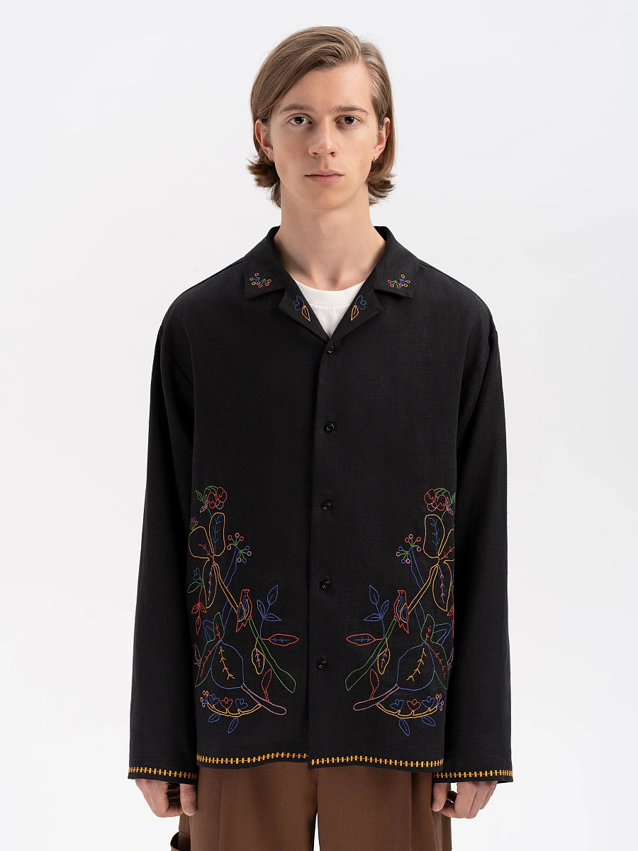 Light shirt with colored embroidery "Hlid" — Black