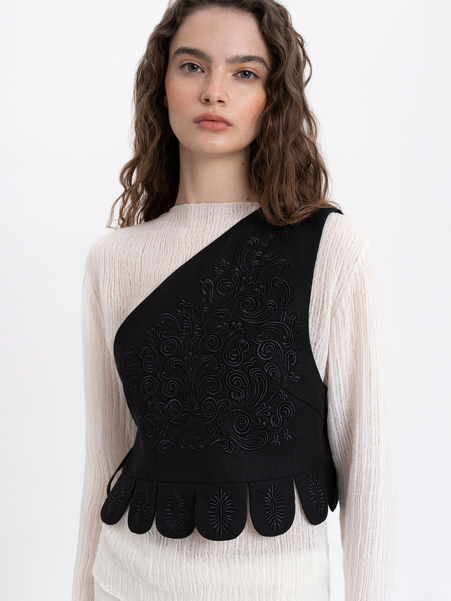 Asymmetric vest with black embroidery in tone "Osiayna" [0]