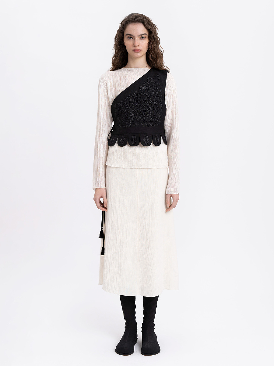 Asymmetric vest with black embroidery in tone "Osiayna" [0]