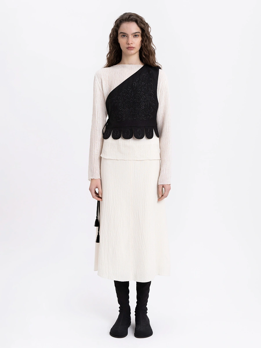Asymmetric vest with red embroidery in tone "Osiayna" — Black