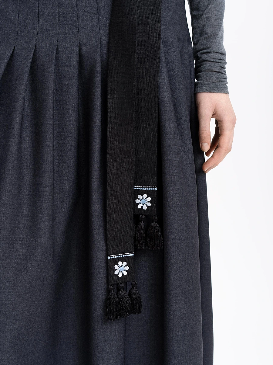 Linen embroidered belt in carrot color "Flora" — Black