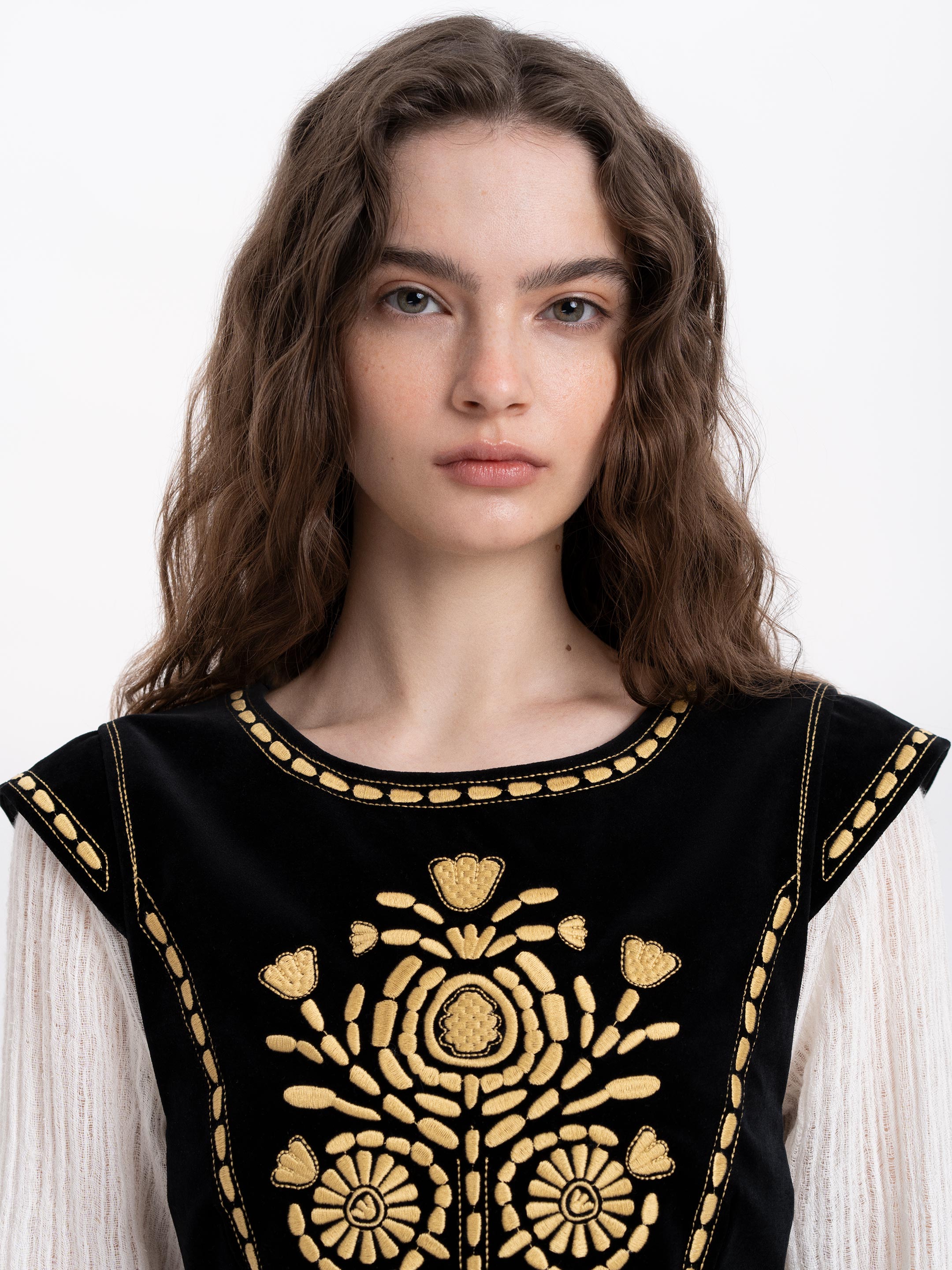 Embroidered vest in black "Oksamyt" photo