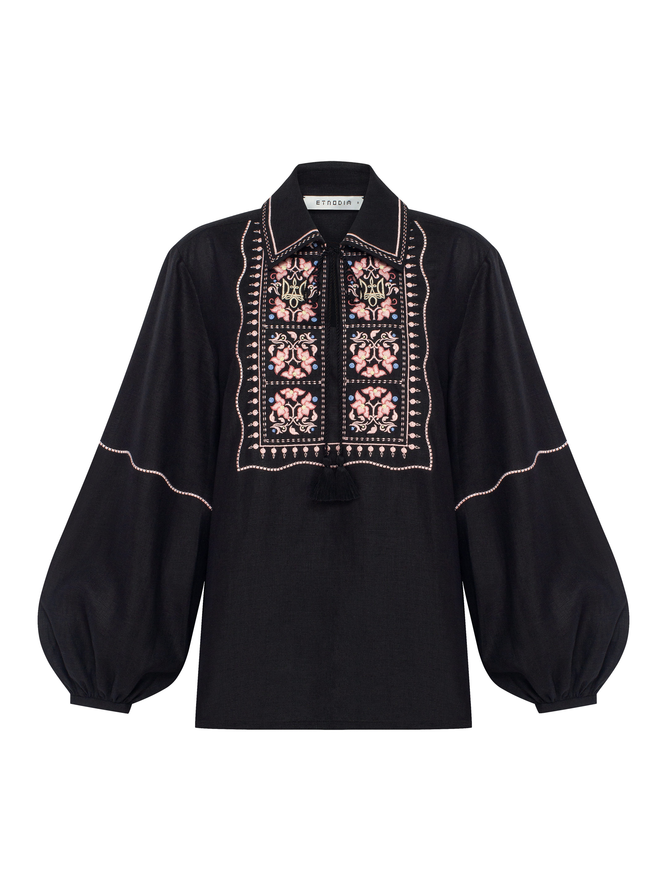 Black shirt with colorful embroidery "Polysk" fitting