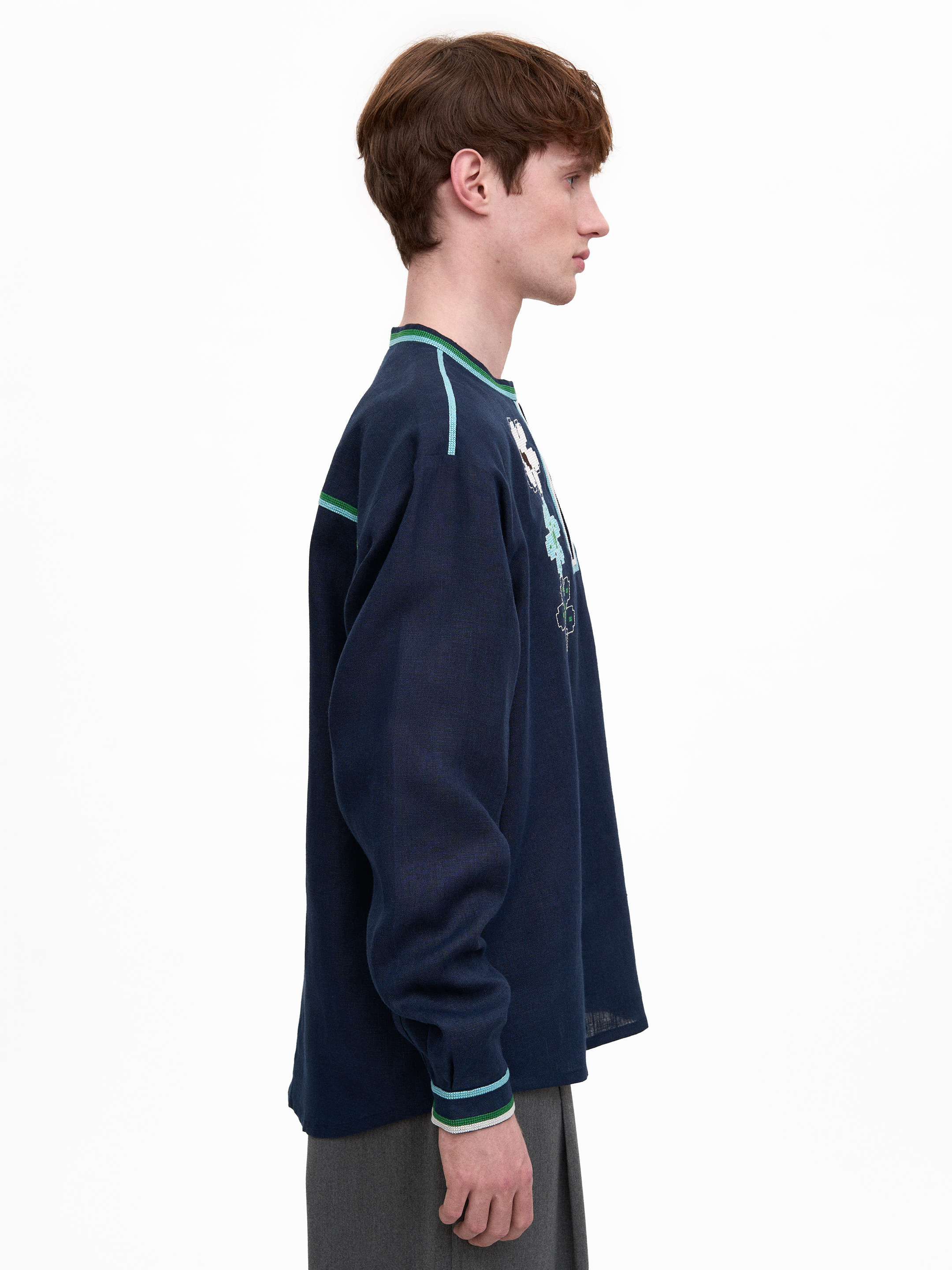 Men’s embroidered shirt  “Lekvar” choose