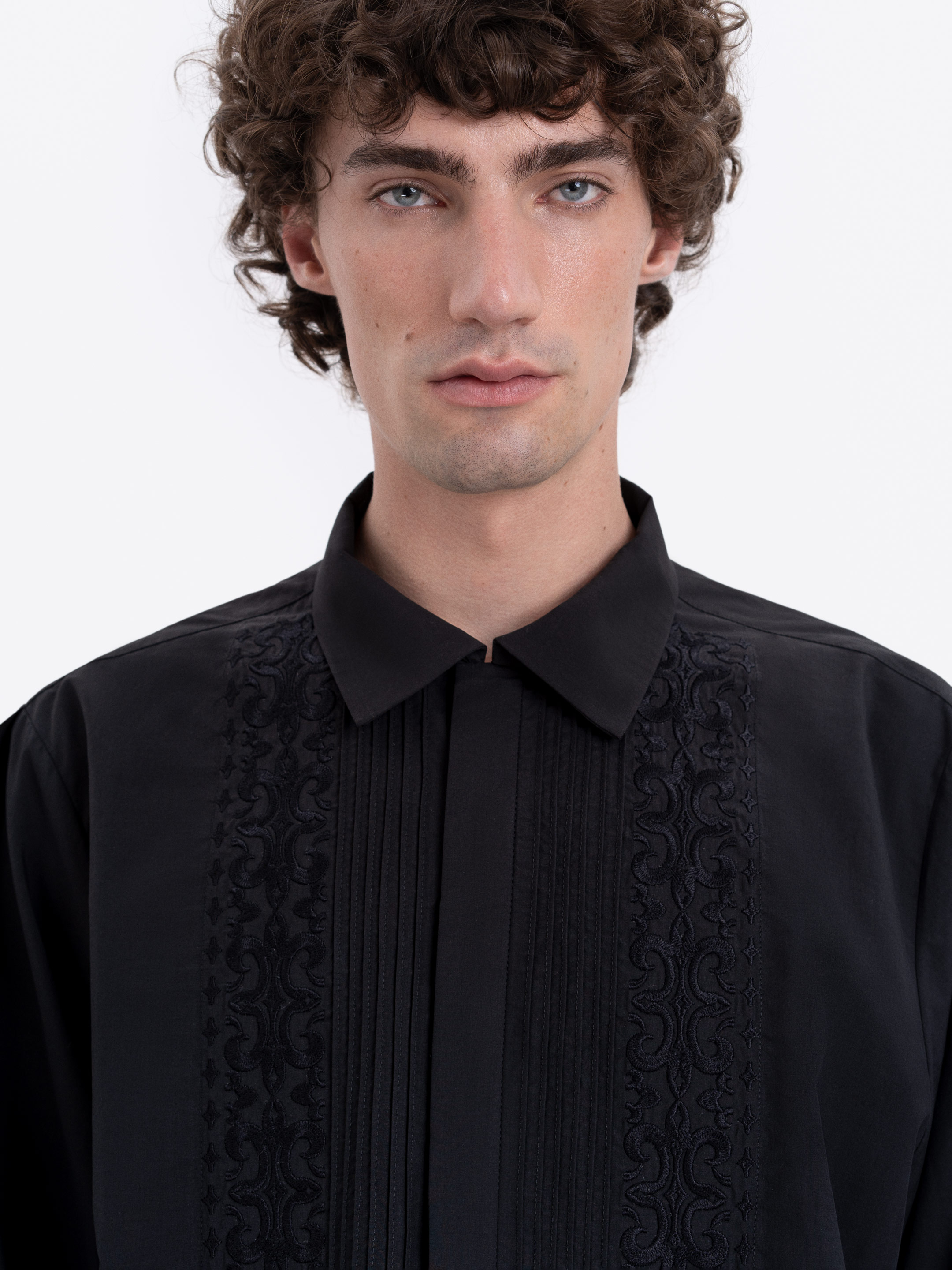 Men's embroidered shirt "Chorne ozero" photo