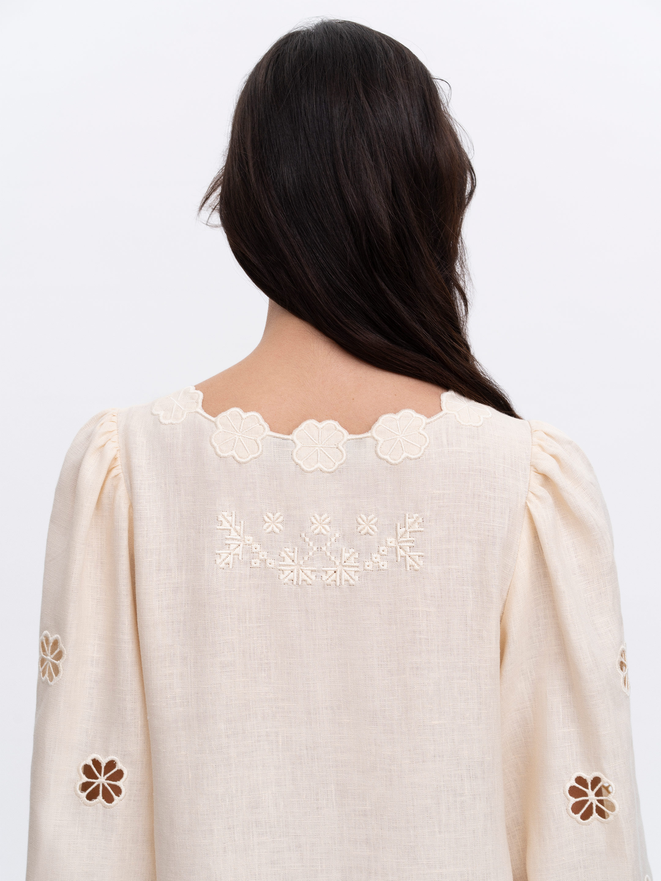 Embroidered dress "Yasmyn" fitting