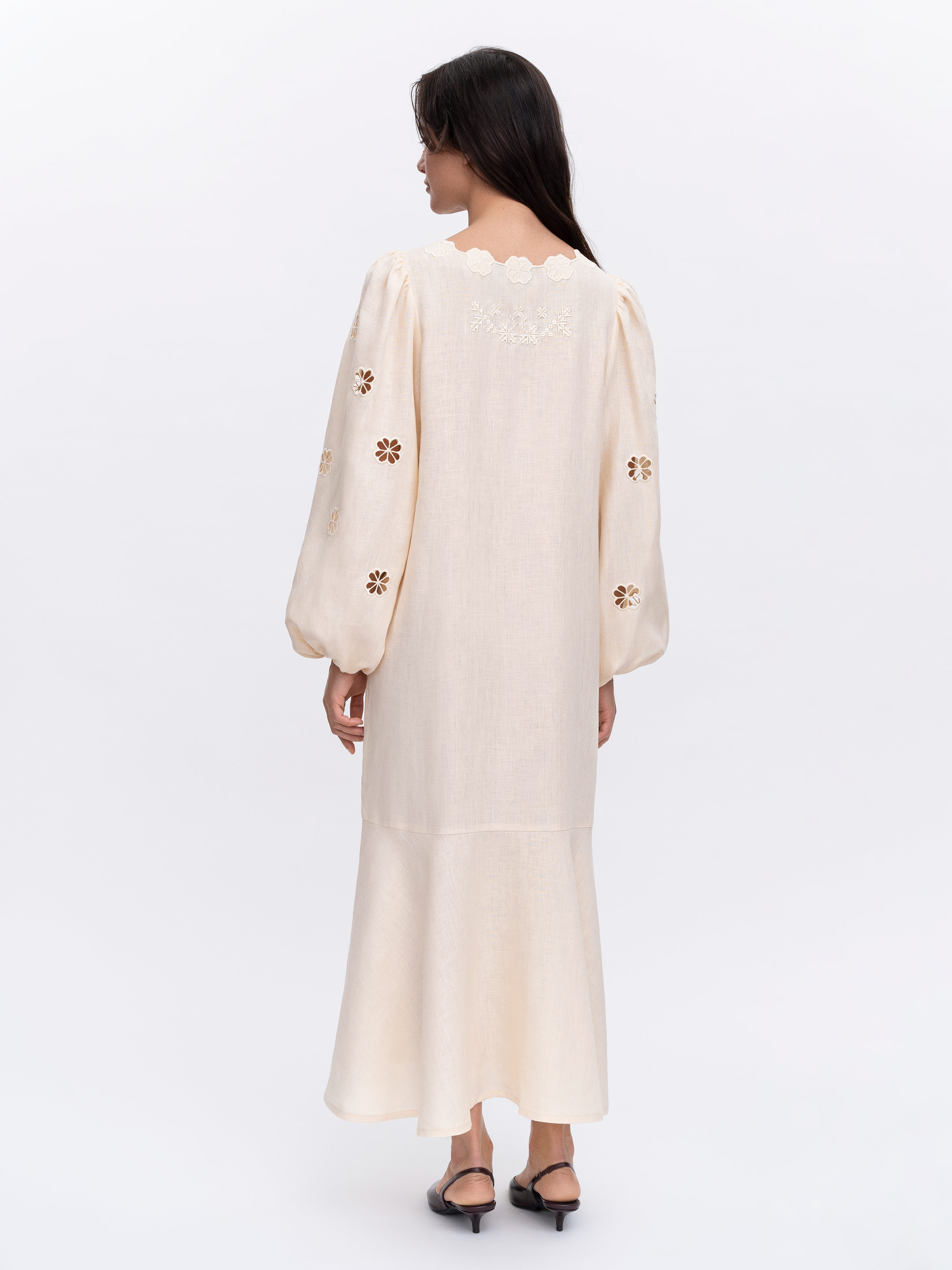 Embroidered dress "Yasmyn" photo