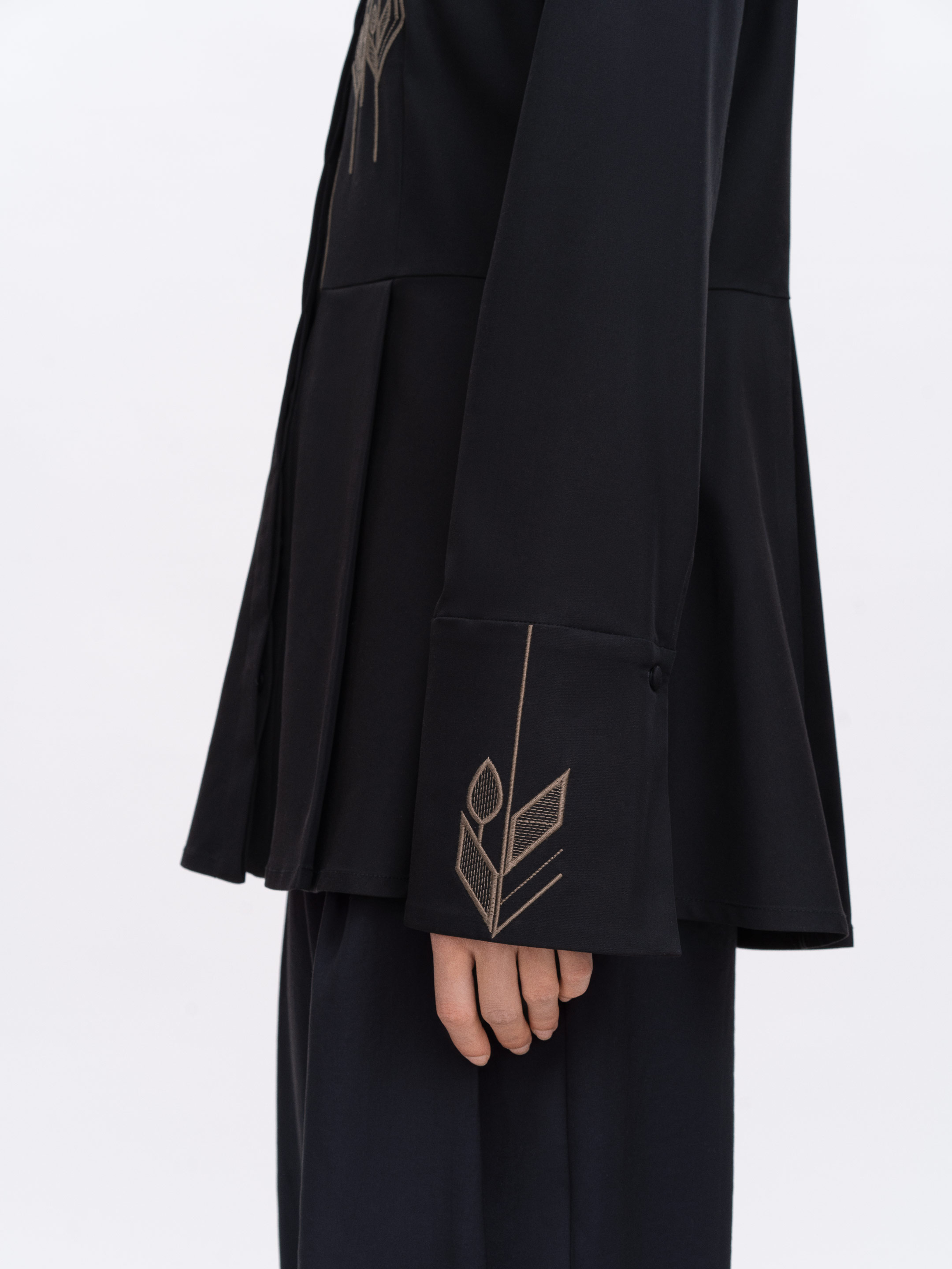 Dark embroidered shirt "Nyva temna" photo