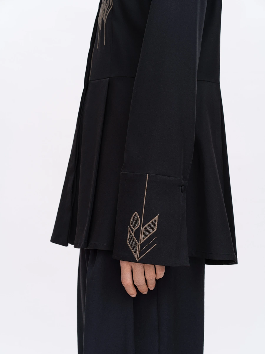 Light Embroidered Shirt "Nyva svitla" — Black